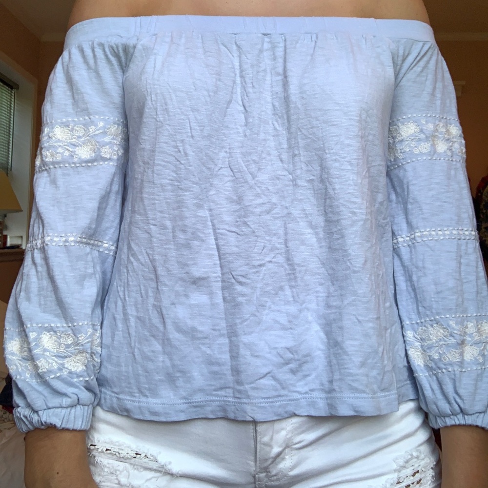 AMERICAN EAGLE light blue off the shoulder top